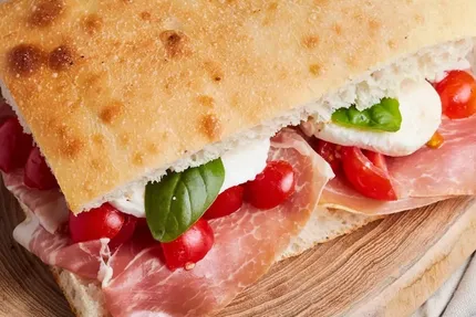 Panini Prosciutto Y Mozzarella