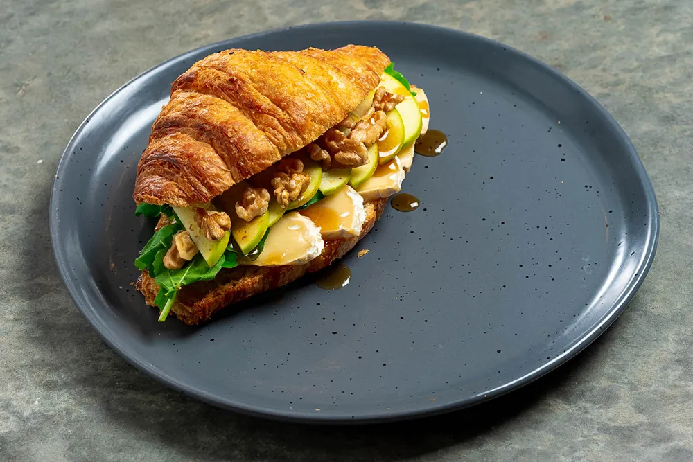 Croissant Brie Manzana